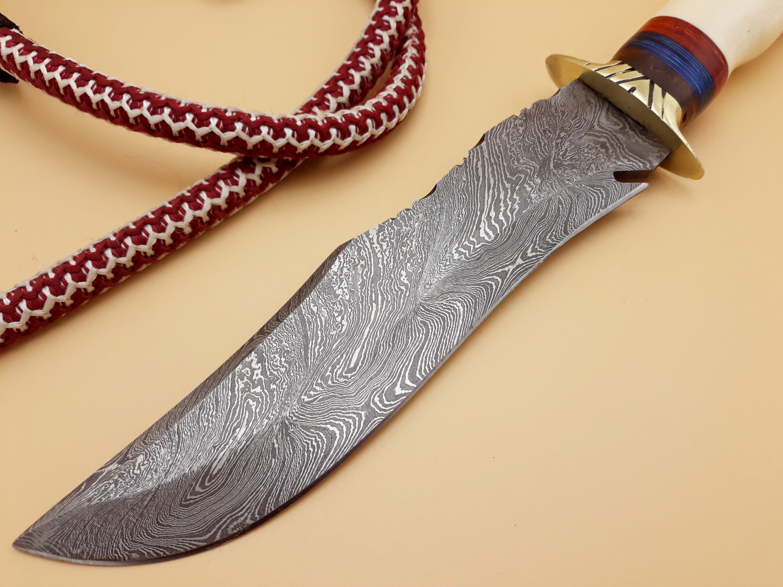 forged damascus steel blade knife