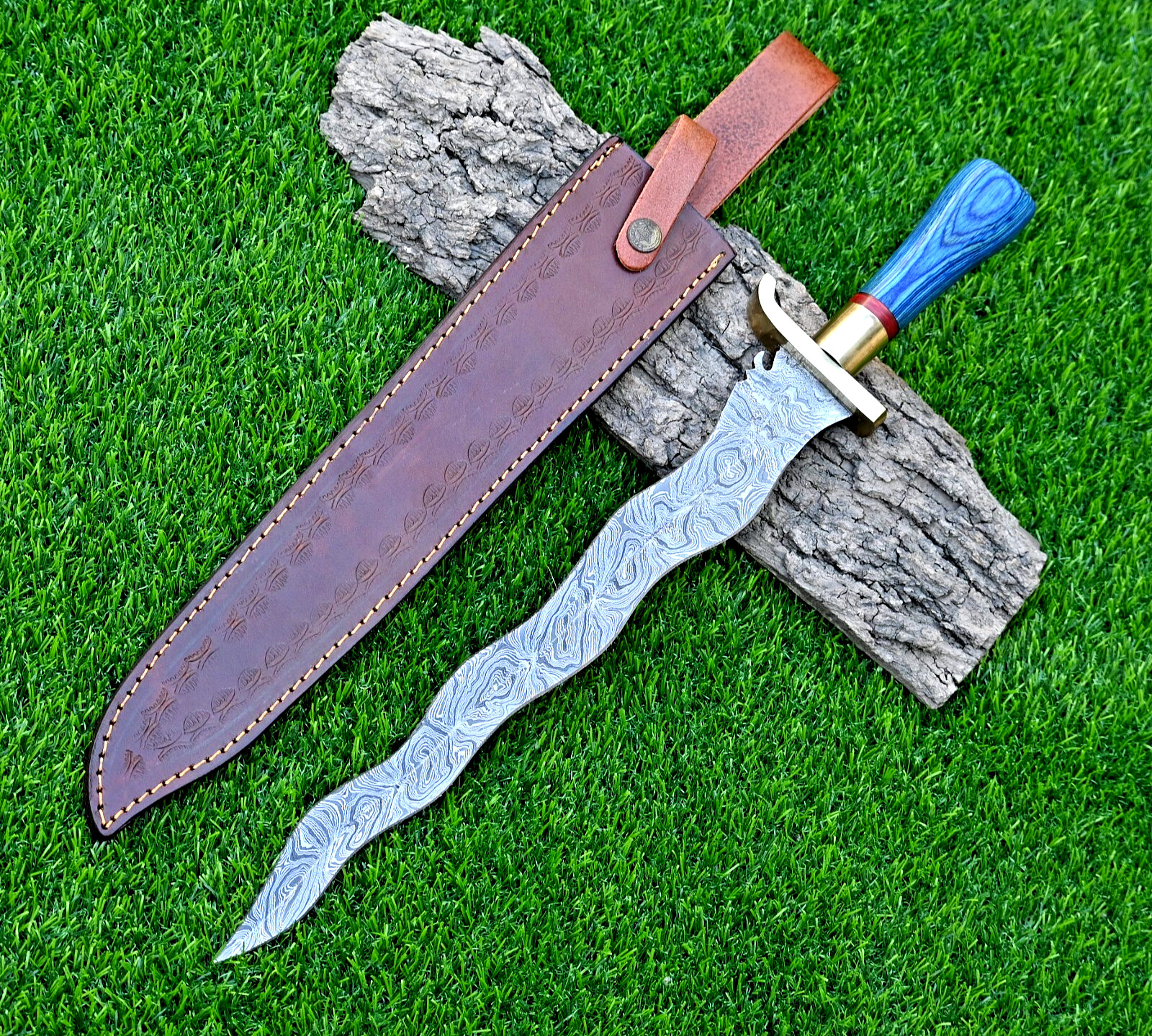 Handmade 19-inch Damascus steel double-edge dagger with wooden handle and brass guard